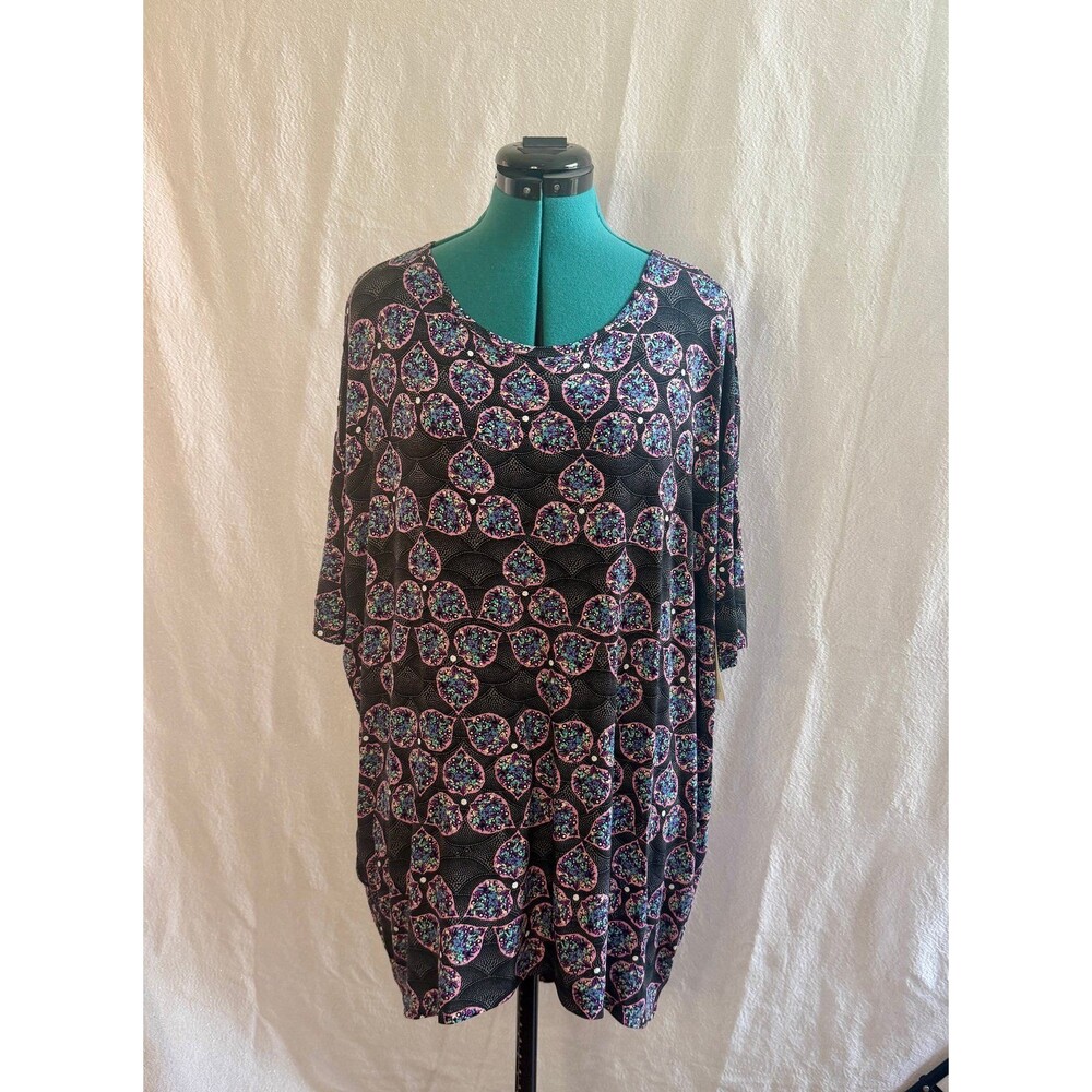 NWT Lularoe Irma tunic size medium. Brand new with tags.